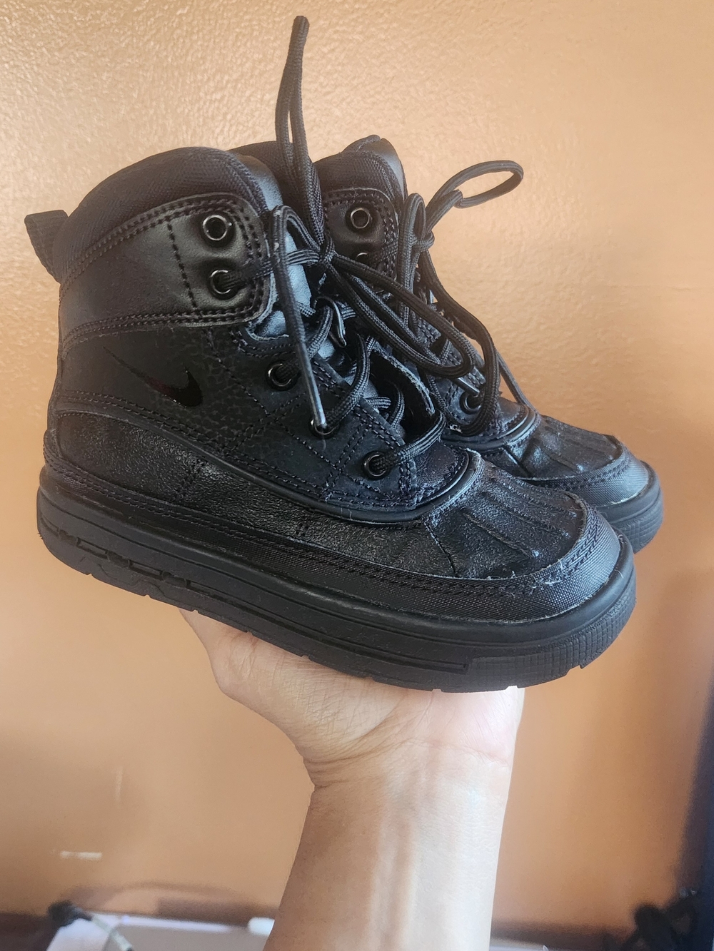 Nike ACG Kids Black High-Top Lace Boots